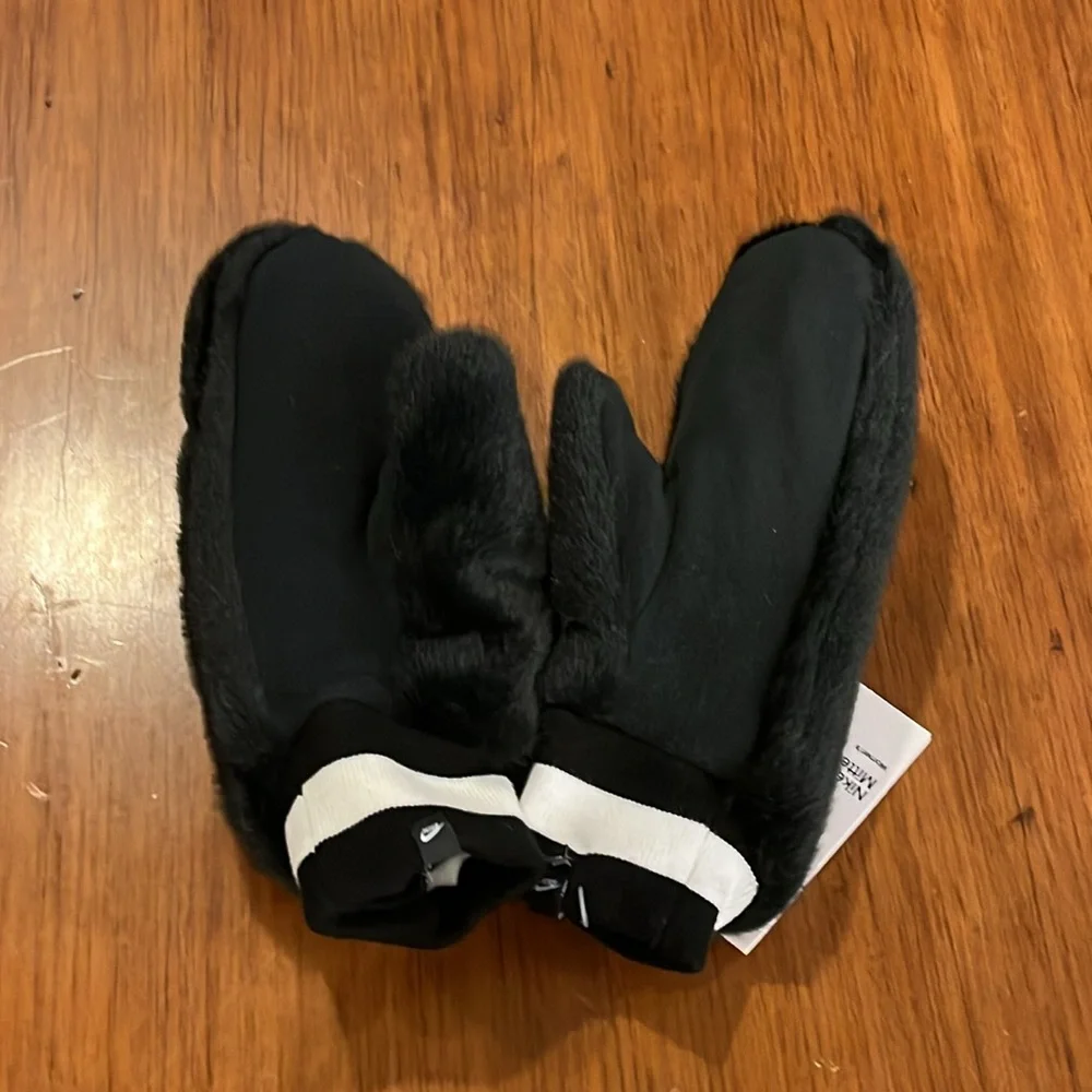 Nike Mittens Mitts Gloves black white Womens Size Medium / Large